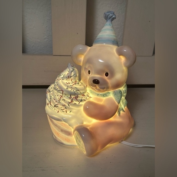 Baby Bear Cub with Cupcake Light - Picture 2 of 9